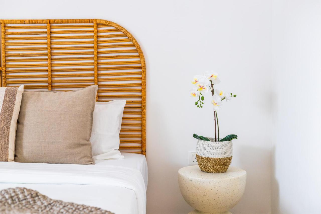 Voyage'S Stylish 1Br At Waters Edge Lägenhet Abu Dhabi Exteriör bild