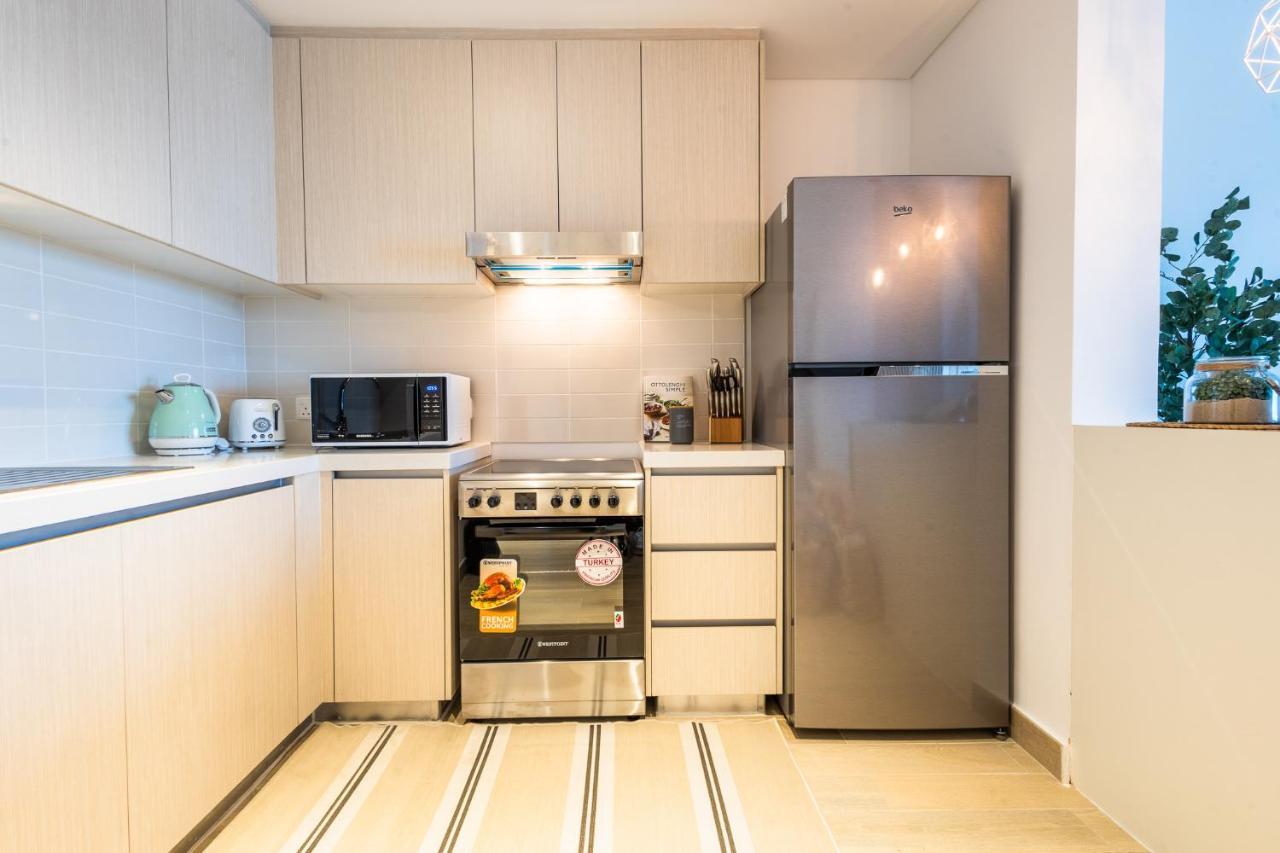 Voyage'S Stylish 1Br At Waters Edge Lägenhet Abu Dhabi Exteriör bild