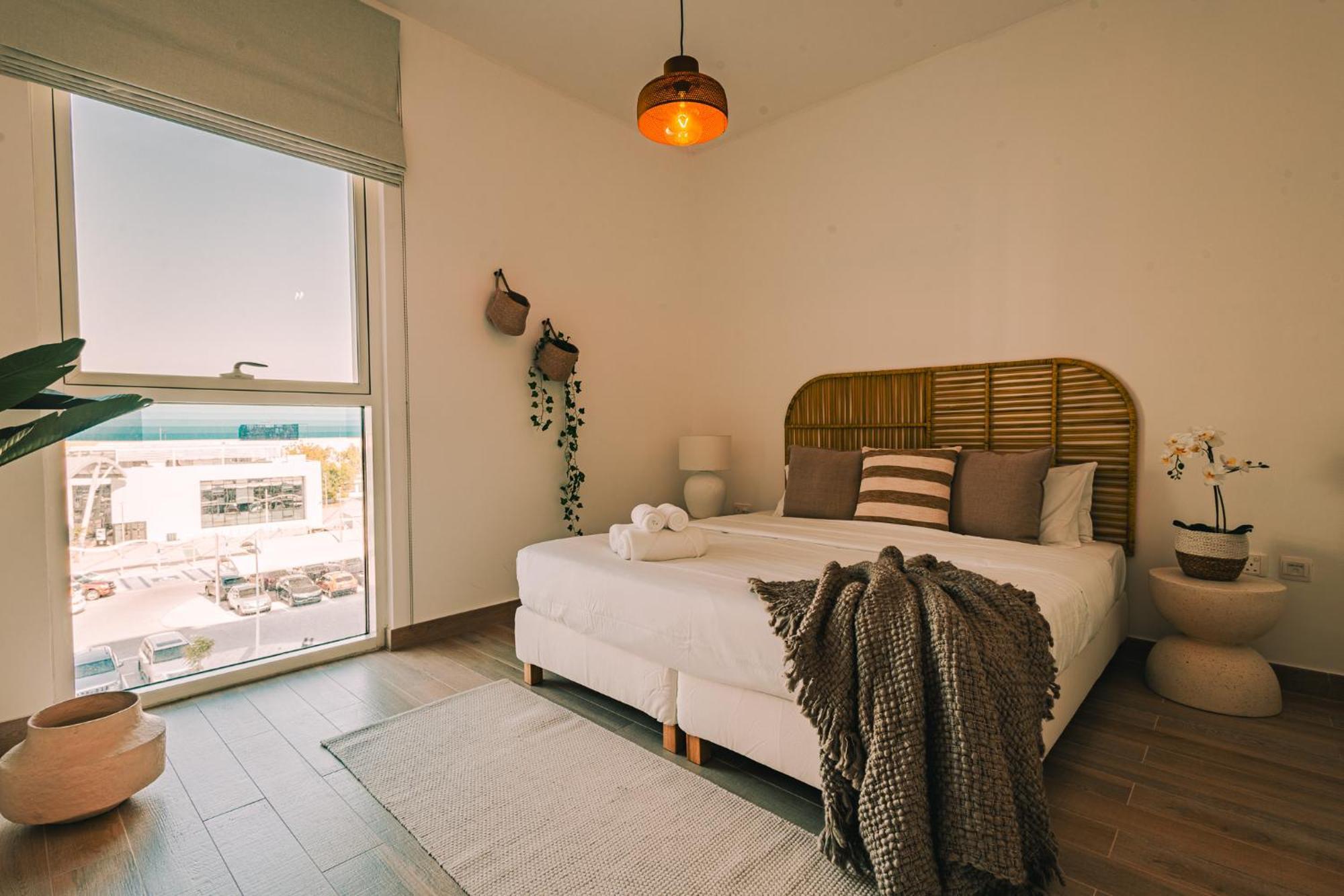 Voyage'S Stylish 1Br At Waters Edge Lägenhet Abu Dhabi Exteriör bild
